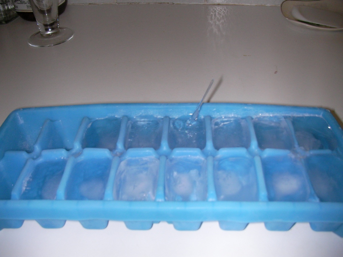 Mysterious Icicle Found In My Freezer Ice Tray Physics Science Forums