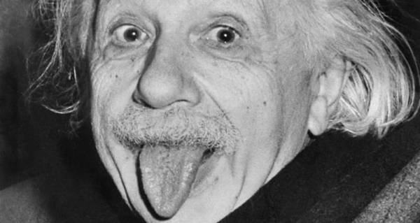 einstein-tongue-closeup.jpg.dd7af5c8fff90acc2191fabdd435c60c.jpg